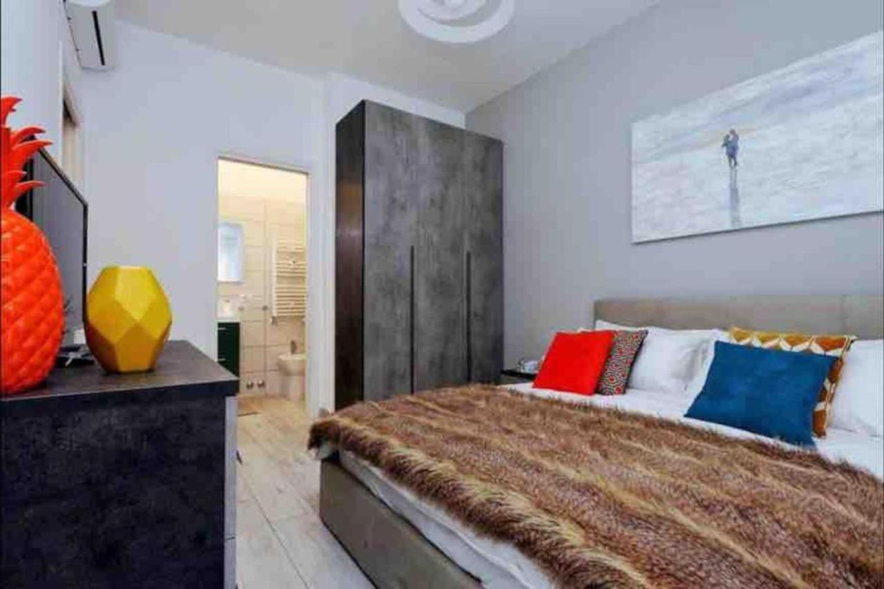 Vaticano Terrace: Brand New 2 Bedrooms 2 Bathrooms * Roma