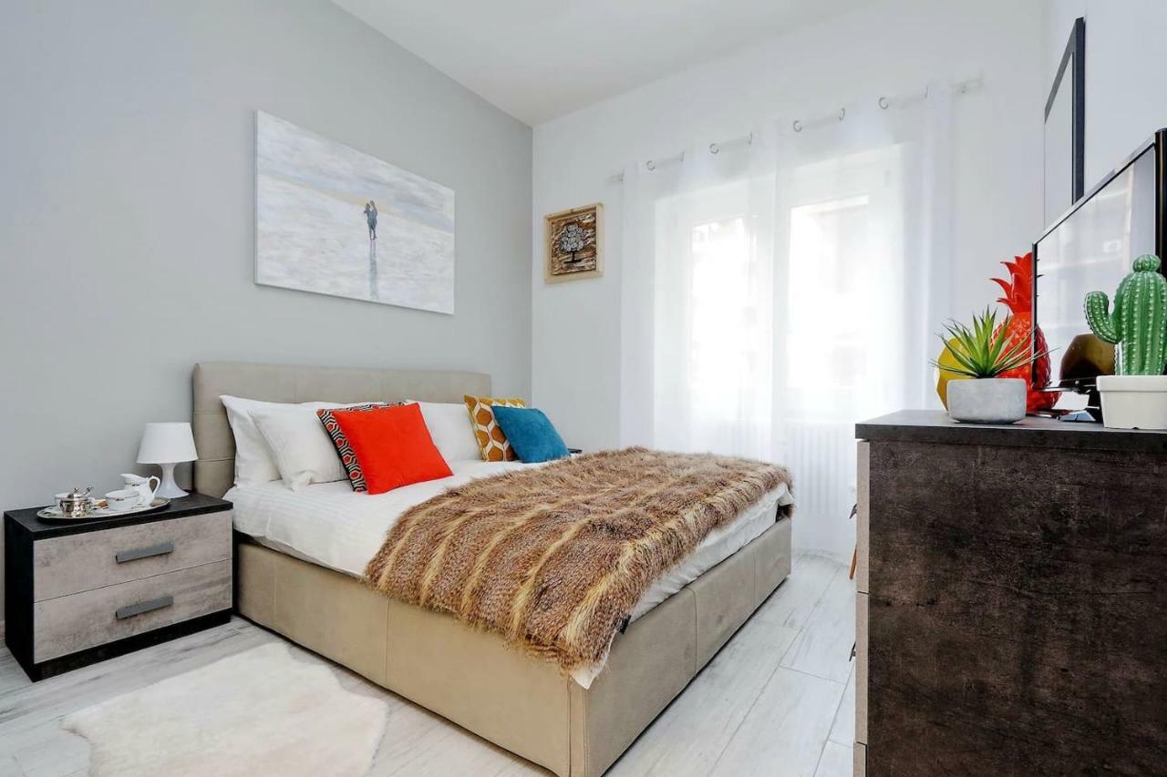 Vaticano Terrace: Brand New 2 Bedrooms 2 Bathrooms * Roma